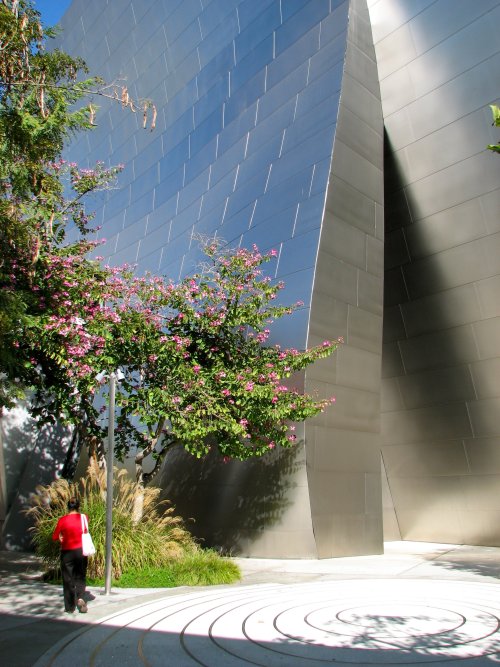 Walt Disney Concert Hall garden